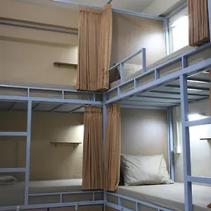  Hostal Aru House