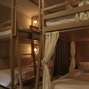  Hostal Poshtel